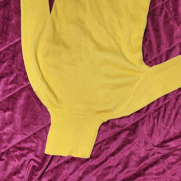 Cozy Yellow Turtleneck Sweater - Picture 10 of 12